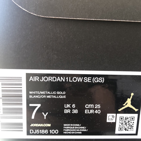 ❤️🤍NIKE AIR JORDAN 1 LOW SE GS SNEAKERS🤍❤️ - Picture 13 of 13
